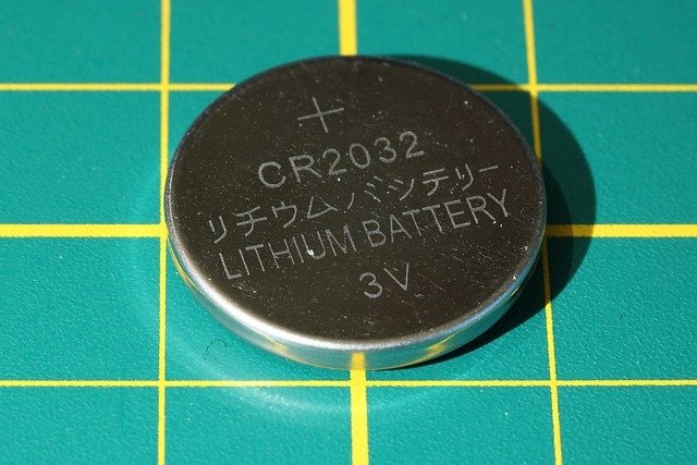 Button cell battery